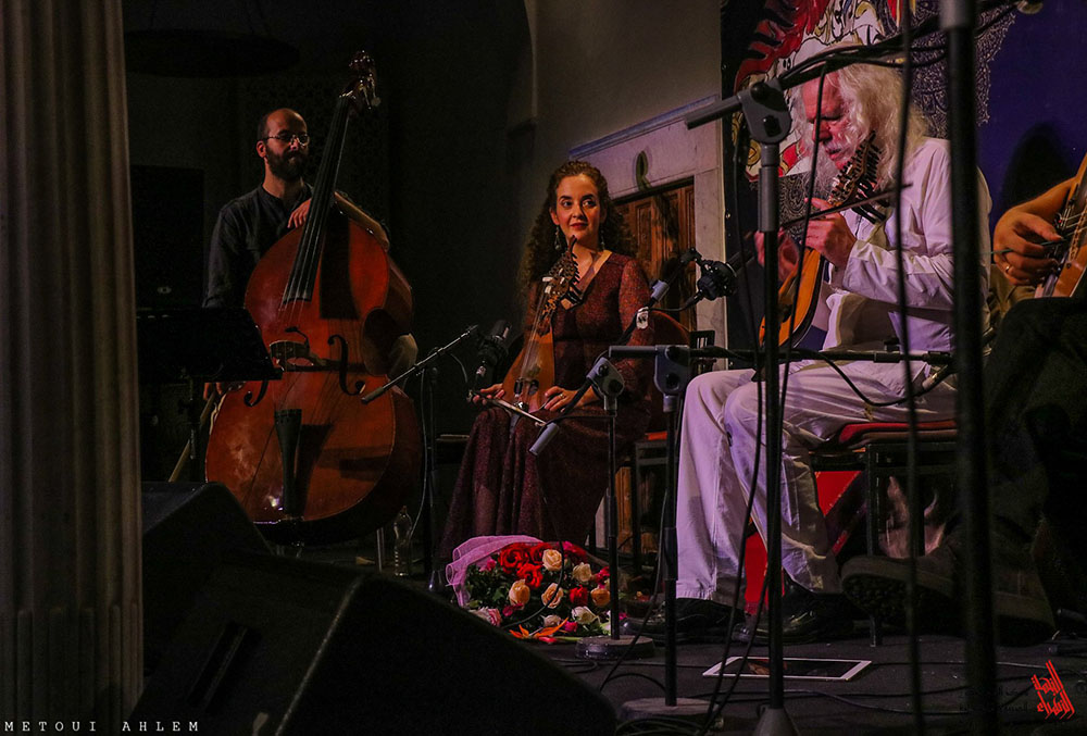 Le concert de Ross Daly, un spectacle qui atterrit de la Grèce 