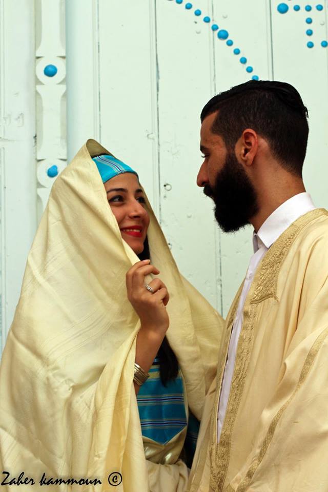 Le costume traditionnel Tunisien dans la médina de Sfax