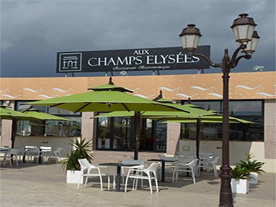 Aux Champs Elysées