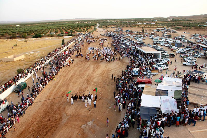 Les Cavaliers du Maghreb enflamment la scène au Festival National de Sidi Ali Ben Aoun