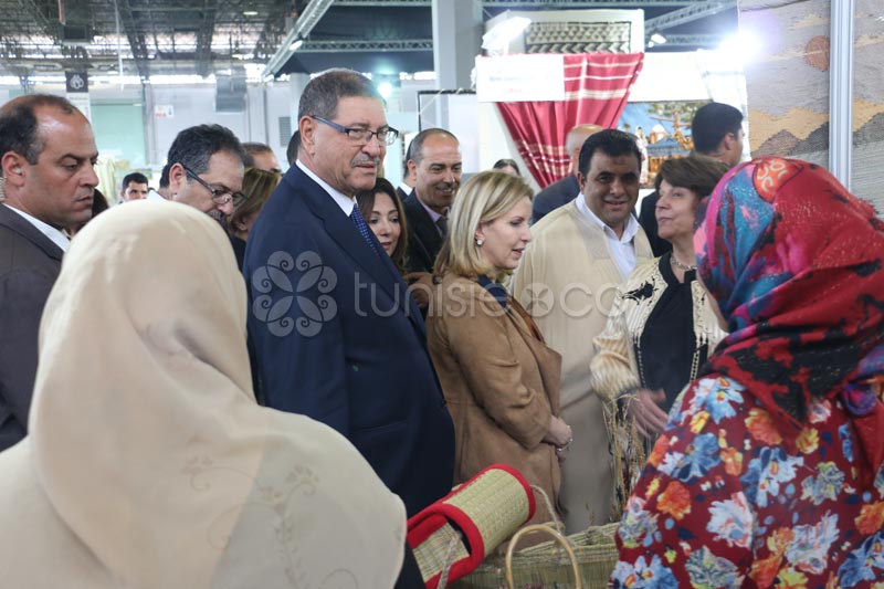 Visite de M. Habib Essid au Salon de l'Artisanat