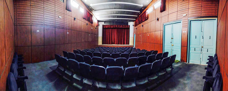 La salle de projection de la maison de la culture de Bab Bhar Sfax fait peau neuve